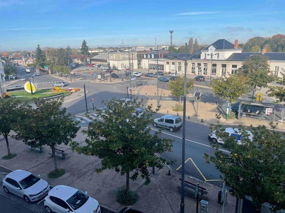 T2 Face Gare Sncf Appart Hotel Le Cygne 1 Bourges Eksteriør billede