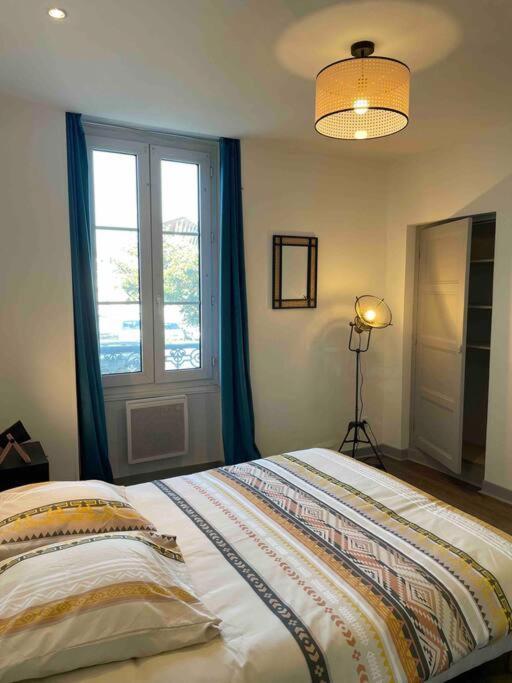 T2 Face Gare Sncf Appart Hotel Le Cygne 1 Bourges Eksteriør billede